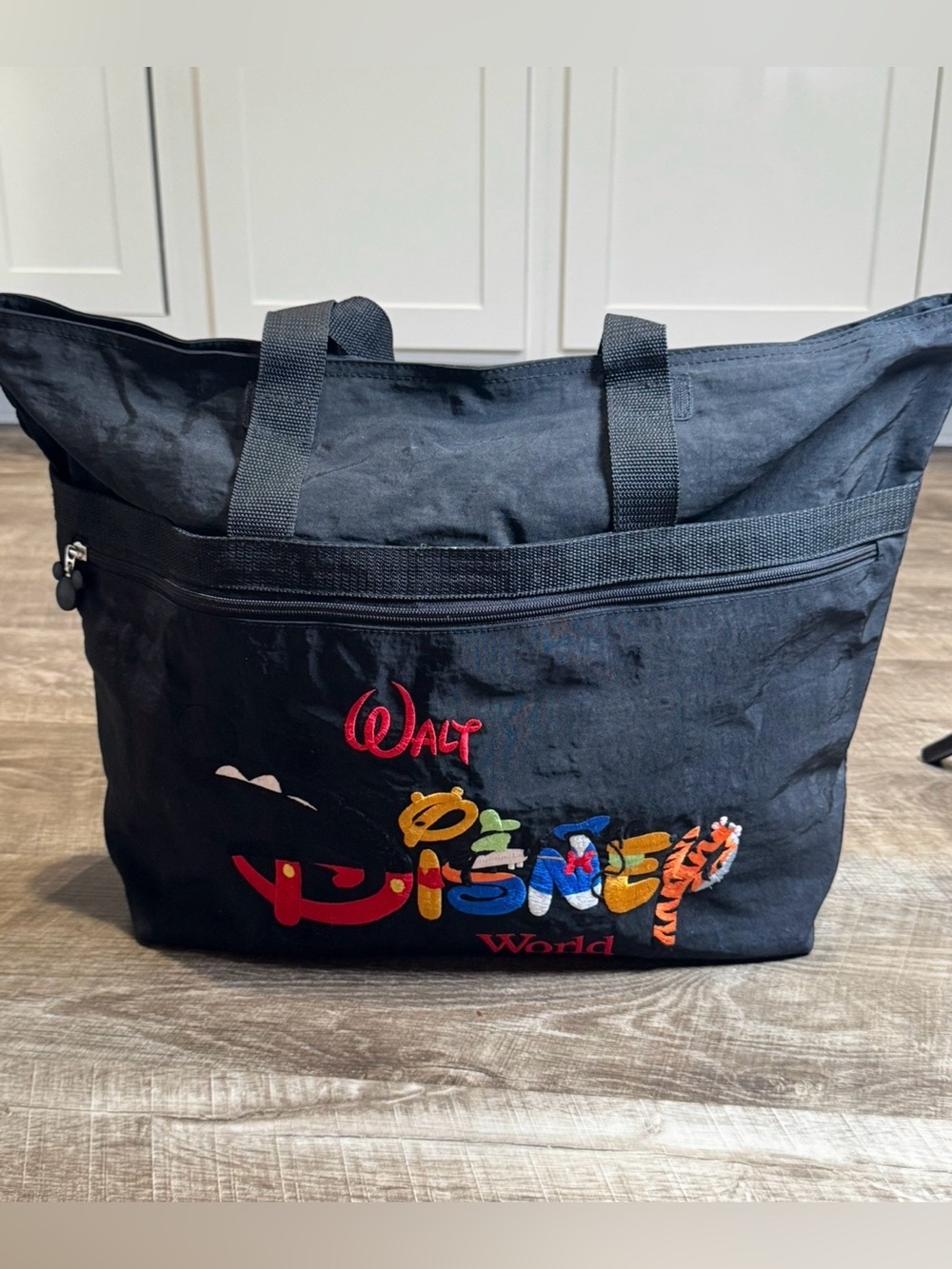 Walt Disney World Shopping Tote Bag Nylon Black Zip Top Purse Shoulder Large